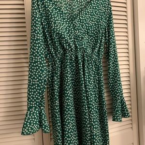 Beautiful dress i havent worn too tight for me